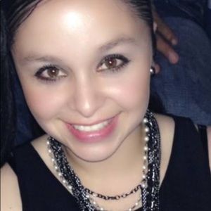 Meet your Posher, Yesenia